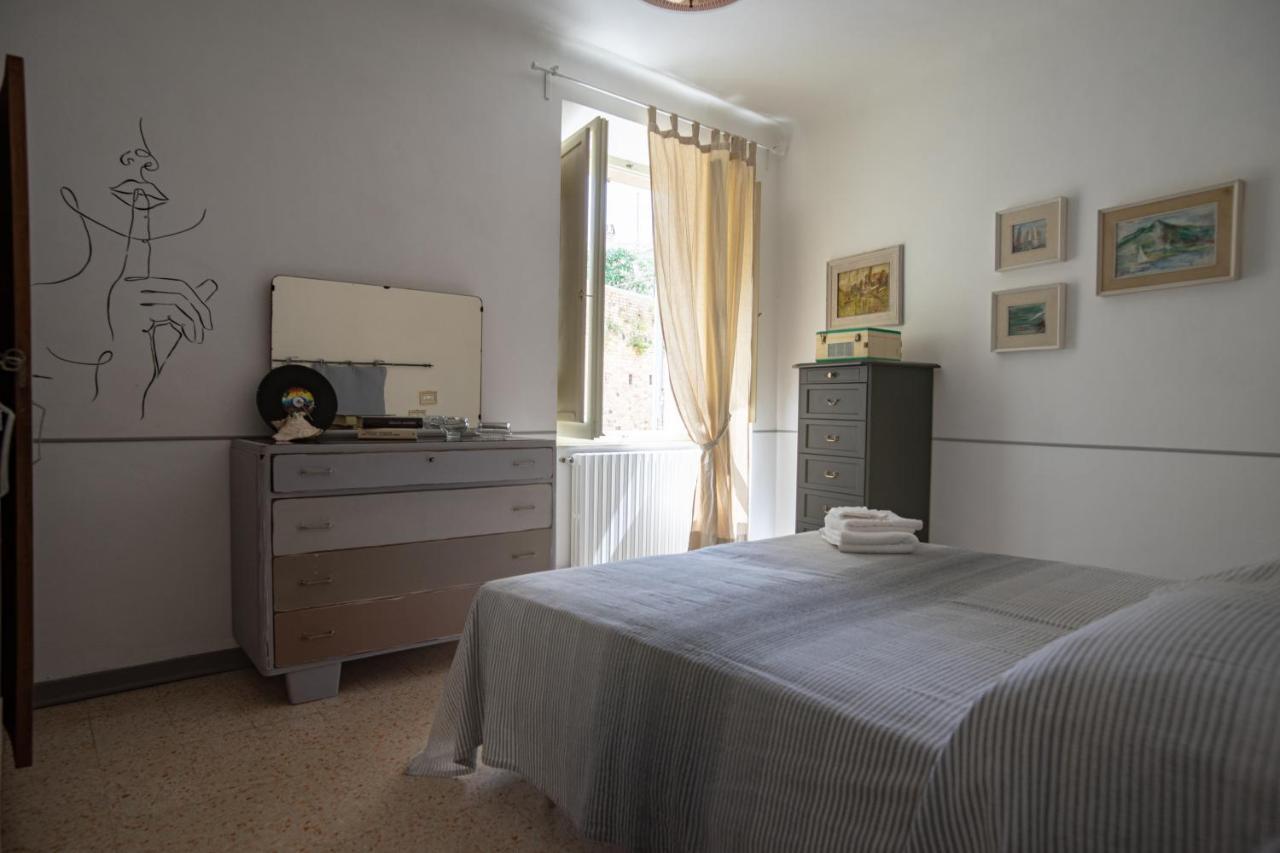 Casa Vacanze Nel Centro Storico Di Fermo Happy Song Exterior foto